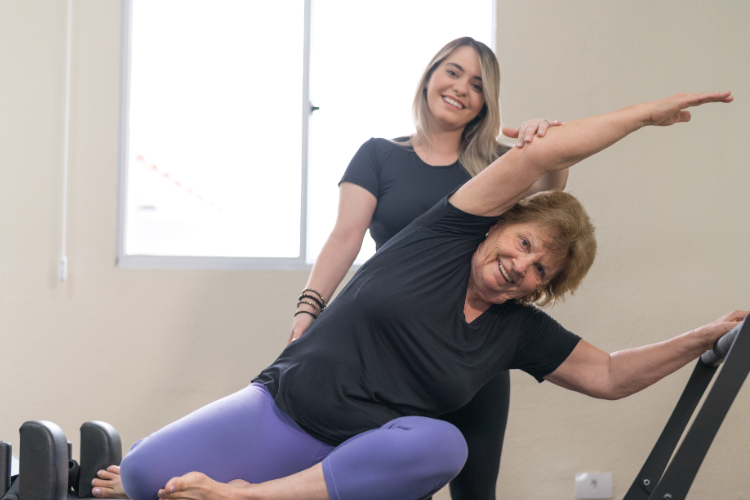 Physical therapy supporting concussion recovery through guided stretching